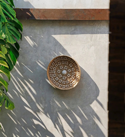 The Caribe Shell Plate - Natural White - M