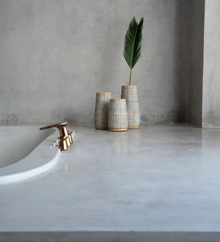 The Cutie Vase - Concrete Natural - M