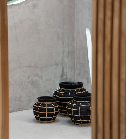 The Belly Vase - Black Natural - S