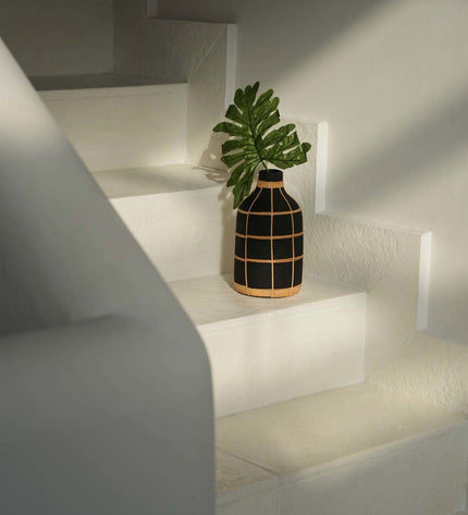 The Whoopy Vase - Black Natural - L