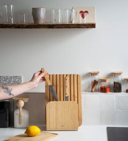"Bread and Cutting Board with 2 Knives and Magnetic Holder"