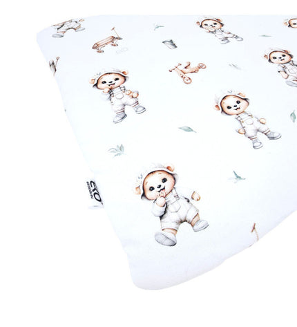 Gardener Bear Pillow 40 x 60 cm