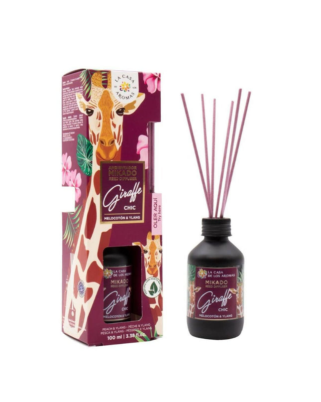La Casa de los Aromas Giraffe Chic Perzik Ylang Ylang parfum sticks in a 100 ml decorative jar, showcasing elegant house decor.