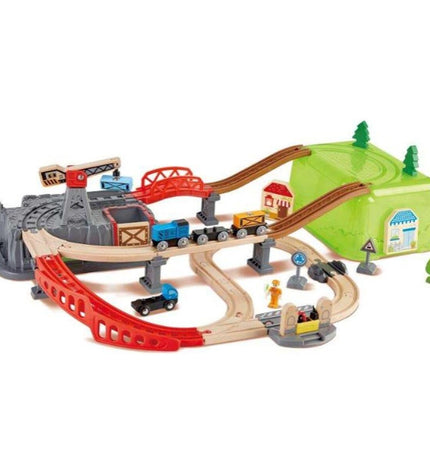 Hape Racebaan set with 50 wooden toy race cars and tracks, colorful and designed for kids' play and imaginative racing fun.