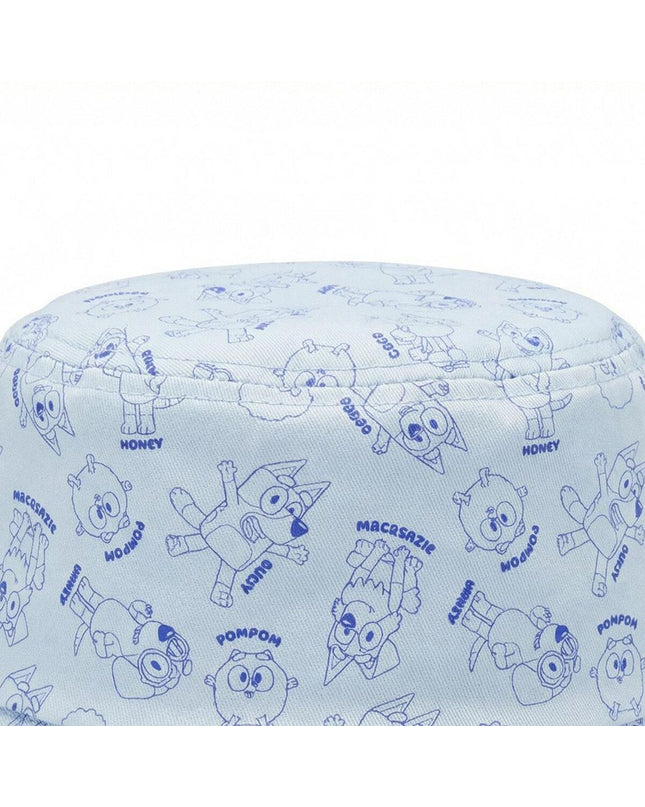 Bluey Hoed for outdoor activities, featuring a wide brim and breathable fabric, ideal for camping and hiking adventures.