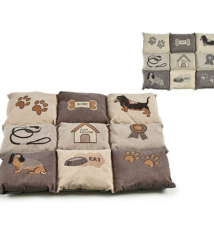 Mascow hondenbed in beige with soft fabric, measuring 56 x 7.5 x 80 cm, suitable for small to medium dogs.