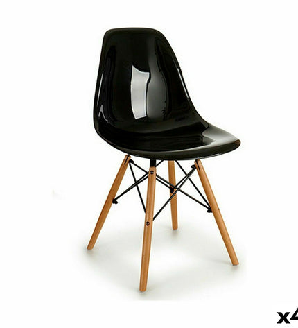 Set of four black Kirk kitchen chairs from Gift Decor, with metal frames and wooden seats, measuring 53x82x47 cm each.