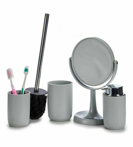 Berilo Badset in grijs polypropyleen, 4 onderdelen, dimensions 16.5x29.5x17 cm, suitable for bathroom organization.
