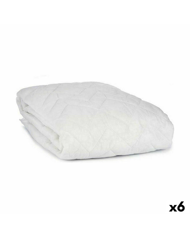 White mattress protector from Gift Decor, 150x190 cm, featuring a soft, protective fabric for bedding comfort and hygiene.
