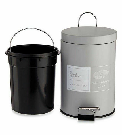 Six Berilo gray plastic 3L pedal trash bins for home and kitchen storage, with durable steel pedal mechanisms.