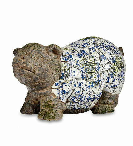 Two Ibergarden polyresin pig garden ornaments, outdoor decorative figures measuring 20.5 x 26 x 47 cm, for garden decoration.