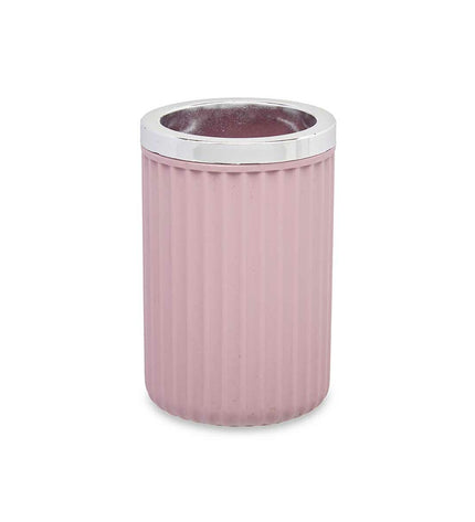 Set of 16 pink plastic glass containers for household and bathroom use, measuring 7.5 x 11.5 x 7.5 cm, by Berilo.