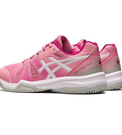 Pink Asics Gel-Pádel Pro 5 GS kids' padel shoes for tennis, featuring sporty design and supportive outsole.