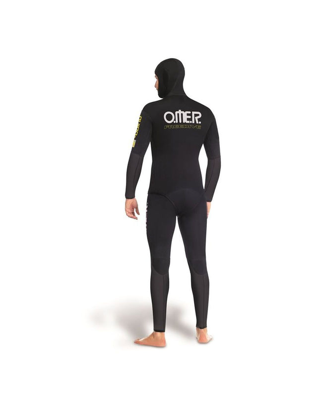 Omer Neoprene Omer Odino 5mm wetsuit in black, designed for water sports and outdoor activities, close-up of the wetsuit material