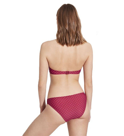 Dark red Ysabel Mora bikini for watersport and outdoor activities, featuring a sporty design and adjustable straps.