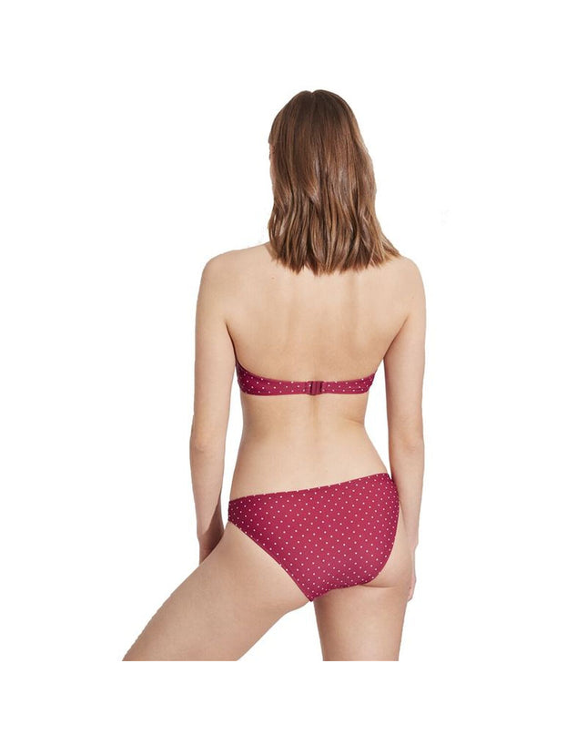 Dark red Ysabel Mora bikini for watersport and outdoor activities, featuring a sporty design and adjustable straps.
