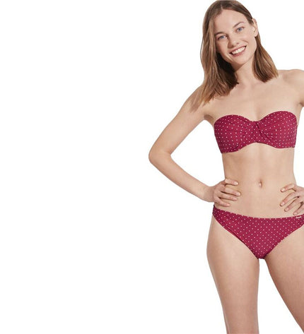 Dark red Ysabel Mora bikini for watersports, featuring a sporty design with adjustable straps and quick-dry fabric.