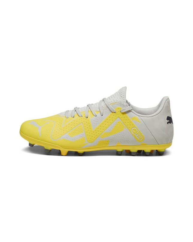 Adult Puma Future Play MG white football shoes for outdoor soccer, featuring lightweight design and turf sole for enhanced grip.