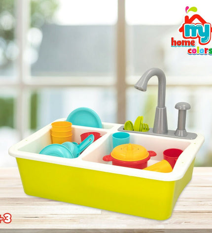 Colorbaby speelgoedkeuken with 22 accessories, including a sink, in a compact 42x29x28 cm size for pretend play.