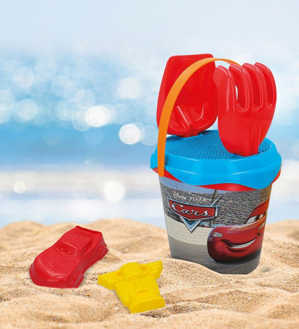 Cars strand speelgoedset with 12 polypropyleen pieces, suitable for outdoor play and children's games, featuring colorful car designs.