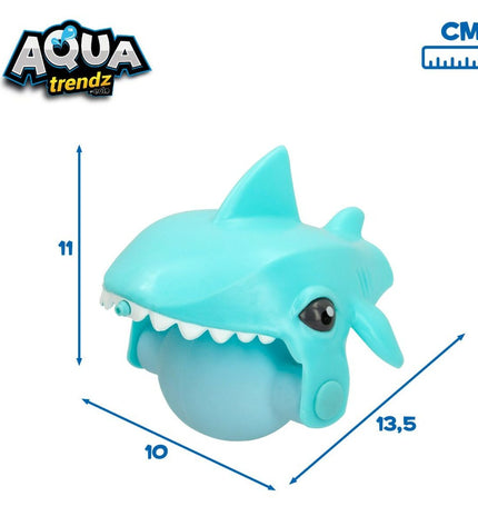 Eolo Shark water gun set with six small plastic water pistols, measuring 13.5x5.5x3 cm, for outdoor play and water fights.