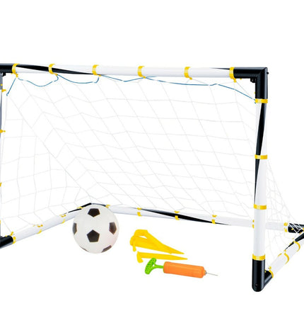 Pair of Colorbaby foldable soccer goals, 100x70x70 cm, for outdoor sports and soccer practice, with bright colors and sturdy frame.