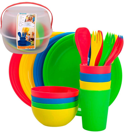 Set of four Aktive picnic plates made of polypropylene, ideal for outdoor camping and outdoor activities.