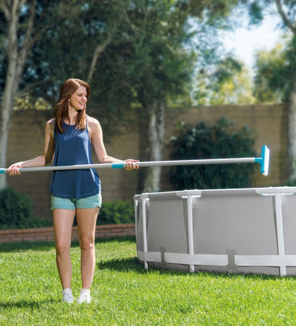 Intex Basic pool maintenance kit with six cleaning tools, suitable for garden pools, jacuzzis, and swimming pool care.