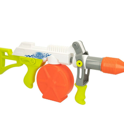 Two Lanard water pistols with 650 ml capacity, shown in a playful outdoor setting, perfect for kids' outdoor fun.
