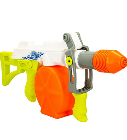Pair of Lanard water pistols with 650 ml capacity, bright blue and yellow, suitable for outdoor play and water fights.