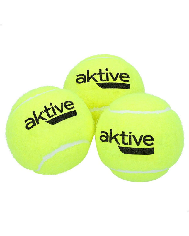 Six yellow Aktive Tennisballen Aktive Pro 3 tennis balls for outdoor play, shown on a tennis court.