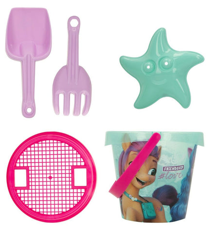 My Little Pony strandspeelgoedset with 24 polypropyleen pieces, 14 cm, suitable for outdoor play and toys and games.