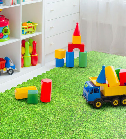 Set of four Aktive Kinderpuzzel Aktive Gazon foam puzzle pieces, 50x0.4 cm, for kids' play and educational activities.
