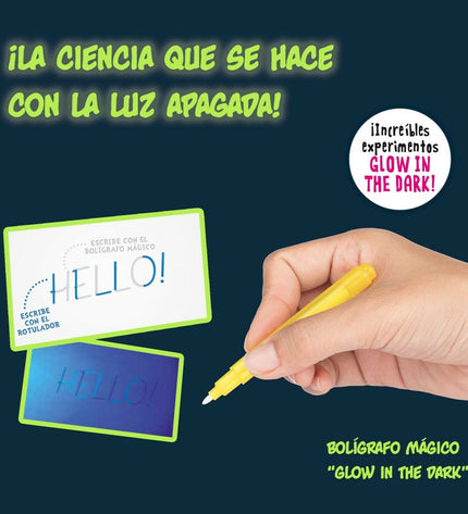 Lisciani Giochi Wetenschapsspel Lab de la oscuridad with six educational science toys for learning and exploration.
