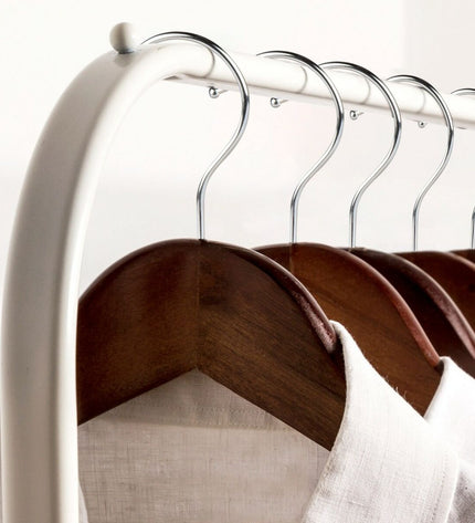 Set of four Max Home wooden and steel hangers, 44.5 x 23 cm, for storage and organization in home and kitchen spaces.