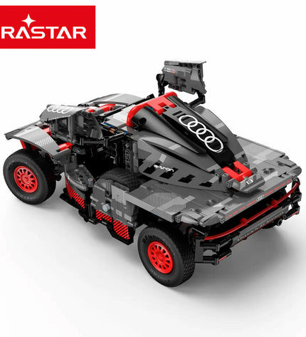 Audi Bouwspel auto with 432 building parts, colorful plastic components for children's construction toy set.