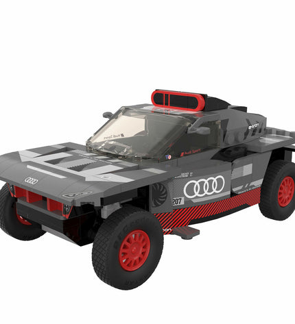 Audi Bouwspel Auto 376 onderdelen set showing various plastic car parts for building and play.