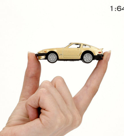 Set van 5 Bburago 1:64 speelgoedauto's, modelvoertuigen, met 12 stuks in verschillende kleuren en designs.
