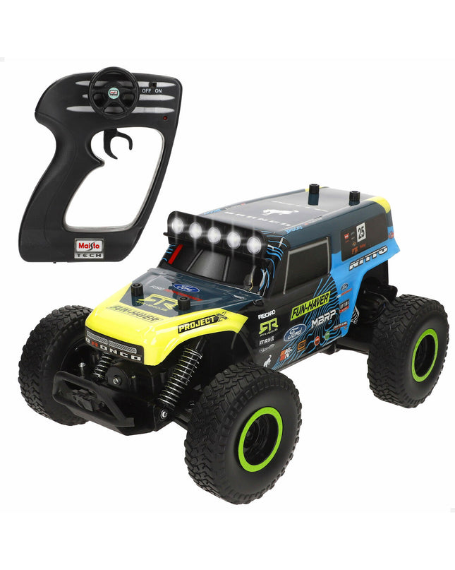 Two Maisto police remote control cars, Brocky models, measuring 35 x 16 x 20 cm, featuring detailed vehicle designs.