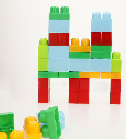 BigBuy Kids Bouwstenen 40 Onderdelen set showing colorful building blocks and pieces for creative play and construction.