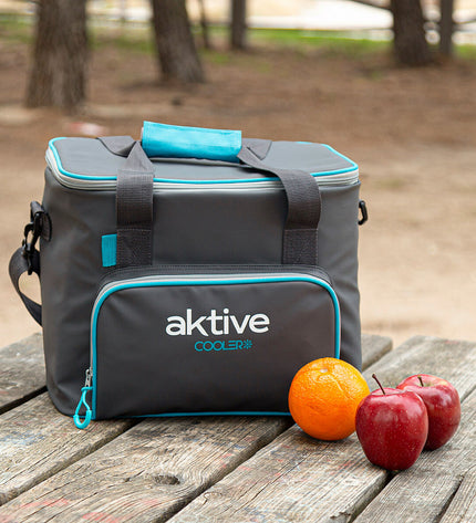 Aktive 20L black polyester cooler box with PEVA foam, set of 4, suitable for camping and outdoor activities.