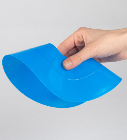 Aktive Kegels Aktive sports and outdoor football with six pieces, showing vibrant colors and textured surface for outdoor play.