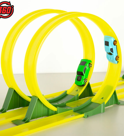 Four Teamsterz race car toys from the Racebaan Teamsterz set, colorful plastic vehicles for children’s play.