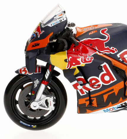 Maisto toy motorcycle, 12x8x4 cm, detailed miniature vehicle for play and collection, with realistic features.