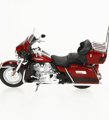 Maisto toy motorcycle model, 19 x 12 x 7 cm, detailed miniature vehicle for play and collection.