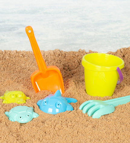 Colorbaby strand speelgoedset with six colorful foam pieces, ideal for outdoor play and sports activities.