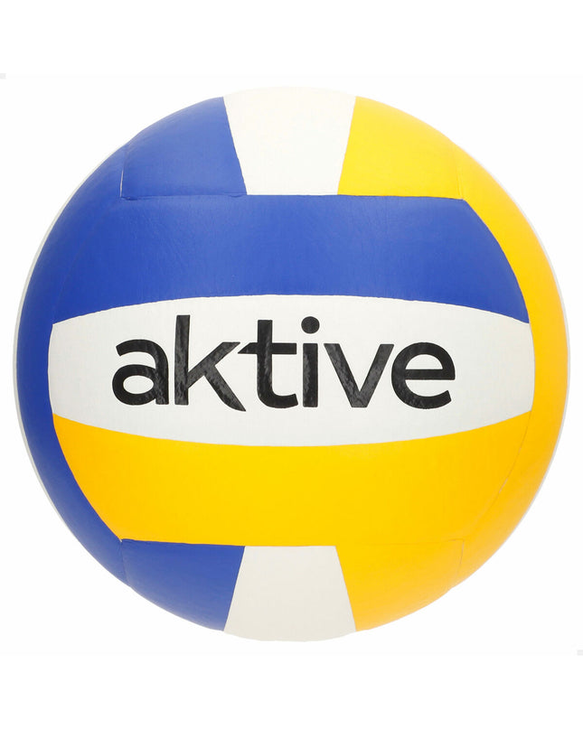 Aktive volleybal for sport and outdoor use, showing a close-up of the volleyball with brand logo and textured surface.