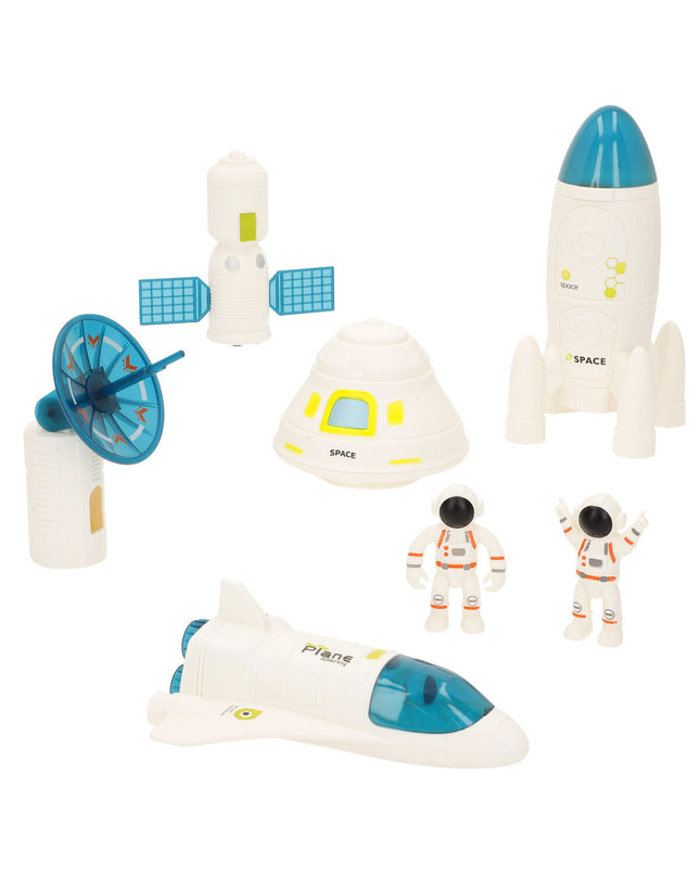 Colorbaby astronaut playset with 7 parts, colorful space-themed toy for children, includes astronaut figures and accessories.