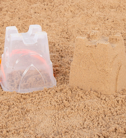 Colorbaby strandspeelgoedset with 12 colorful pieces, suitable for outdoor play, measuring 18x17x18 cm.