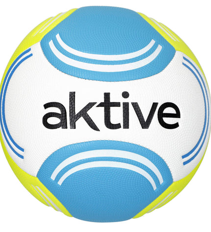 Set of 12 Aktive football toys, each 22x22x22 cm, colorful and suitable for outdoor play and sports activities.